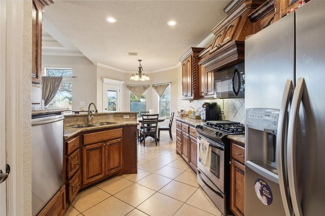 104 Hamilton Court, Clute, TX 77531