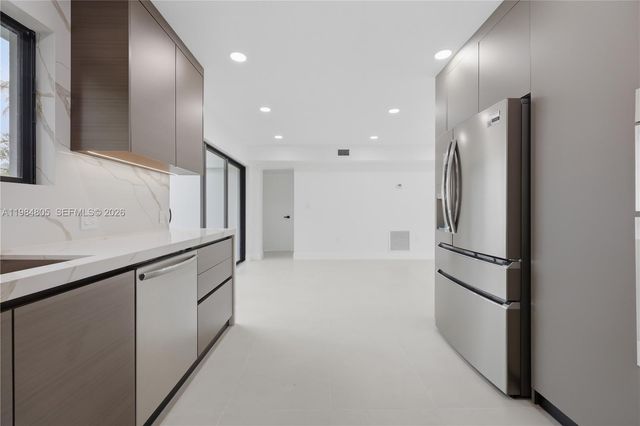 10910 NE 9th Ct, Biscayne Park, FL 33161