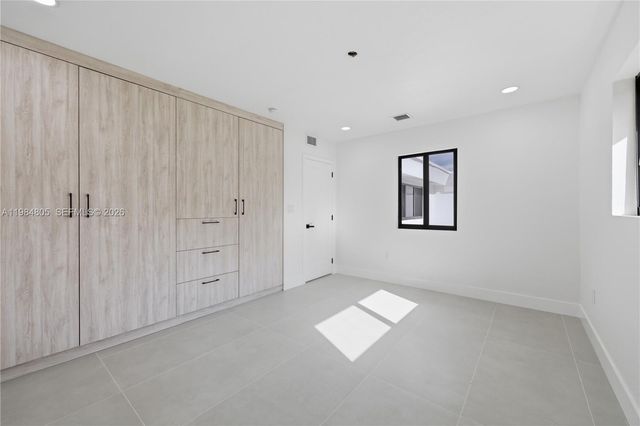 10910 NE 9th Ct, Biscayne Park, FL 33161