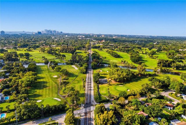 10910 NE 9th Ct, Biscayne Park, FL 33161