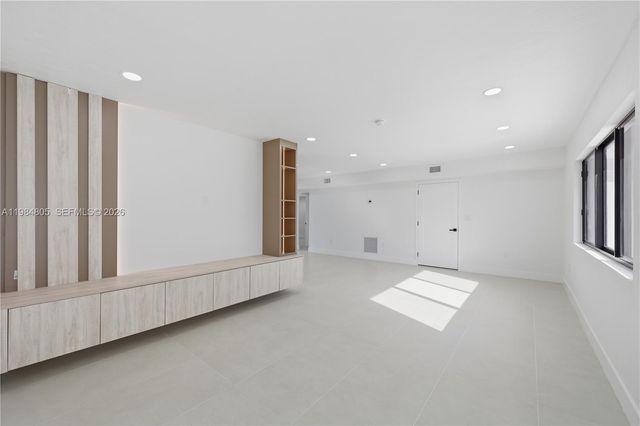 10910 NE 9th Ct, Biscayne Park, FL 33161