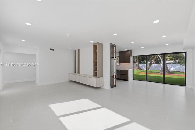 10910 NE 9th Ct, Biscayne Park, FL 33161