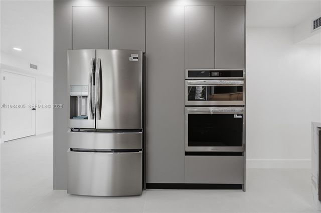 10910 NE 9th Ct, Biscayne Park, FL 33161