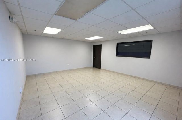2365 NW 70th Ave 7, Miami, FL 33122
