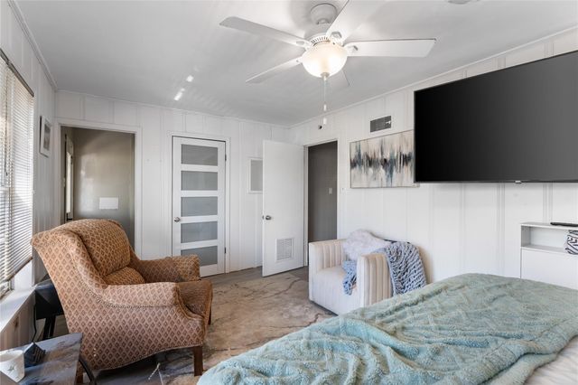 2306 Avenue P, Huntsville, TX 77340