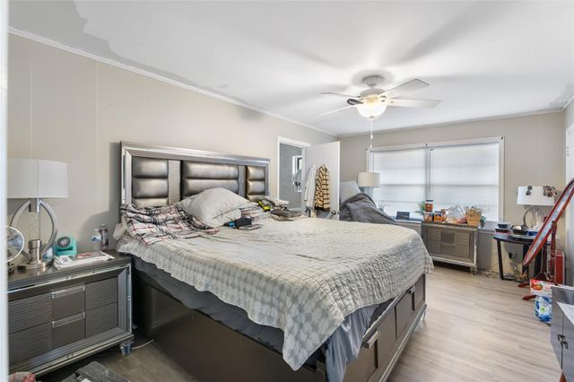 2306 Avenue P, Huntsville, TX 77340