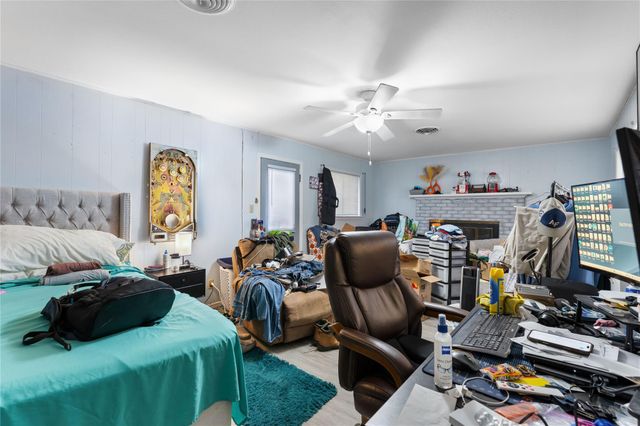 2306 Avenue P, Huntsville, TX 77340