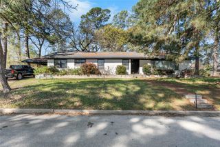 2306 Avenue P, Huntsville, TX 77340