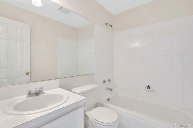 217 Windward Court N, Port Jefferson, NY 11777