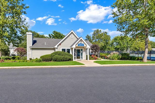 217 Windward Court N, Port Jefferson, NY 11777