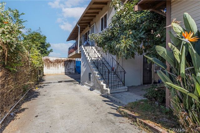 1741 S New England Street, Los Angeles, CA 90006