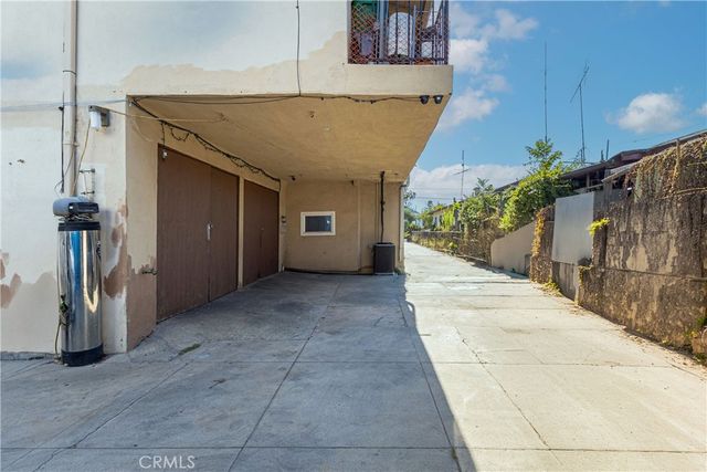 1741 S New England Street, Los Angeles, CA 90006