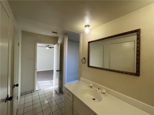 5002 Wingfoot B, Corpus Christi, TX 78413