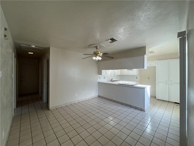 5002 Wingfoot B, Corpus Christi, TX 78413
