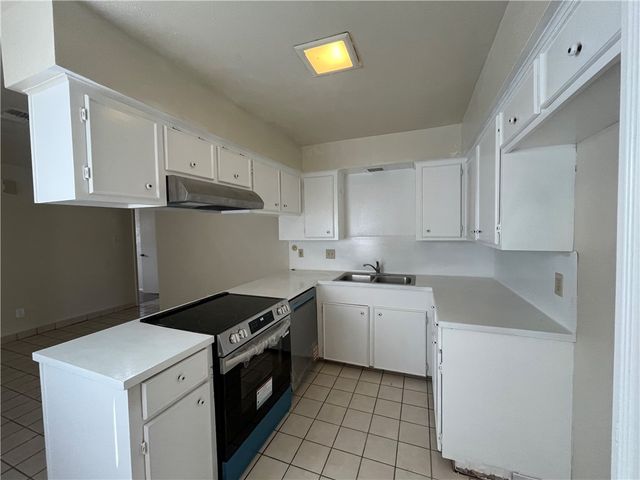 5002 Wingfoot B, Corpus Christi, TX 78413