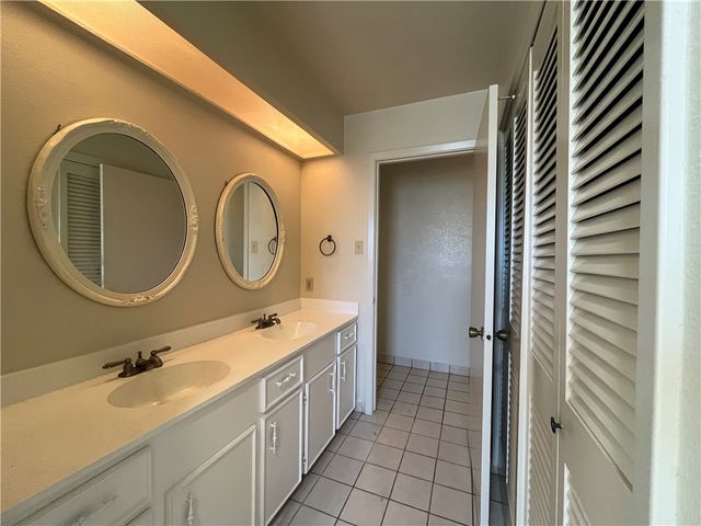 5002 Wingfoot B, Corpus Christi, TX 78413