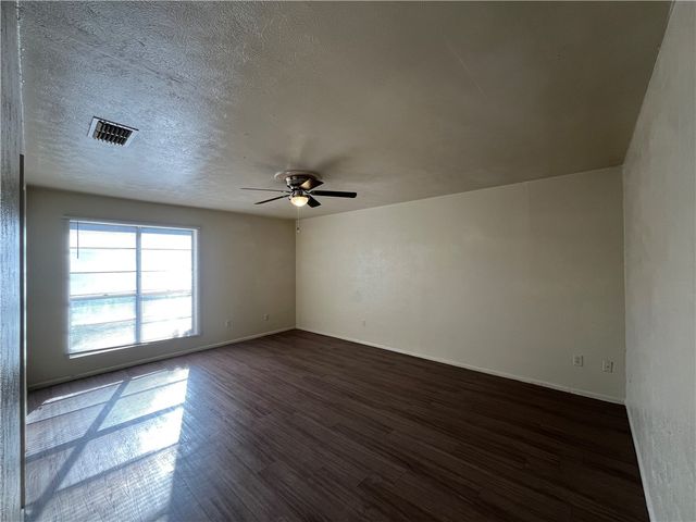 5002 Wingfoot B, Corpus Christi, TX 78413