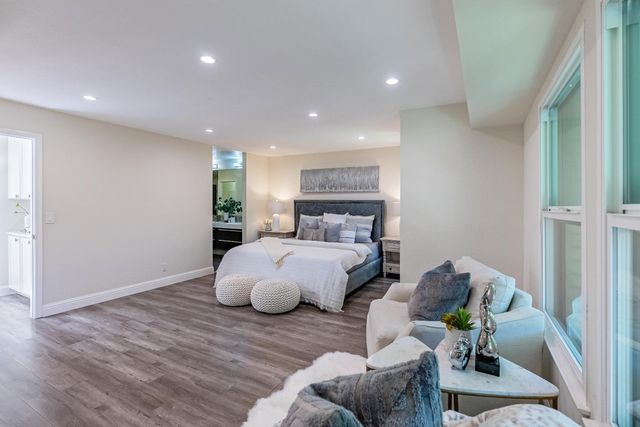 955 La Mesa Terrace H, Sunnyvale, CA 94086