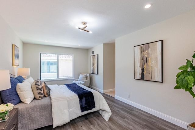 955 La Mesa Terrace H, Sunnyvale, CA 94086