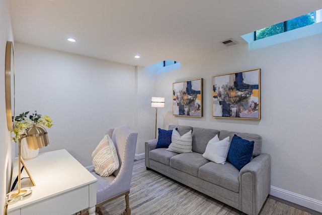 955 La Mesa Terrace H, Sunnyvale, CA 94086