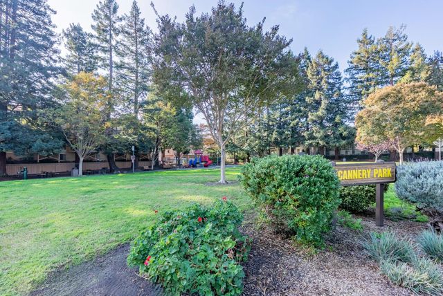 955 La Mesa Terrace H, Sunnyvale, CA 94086