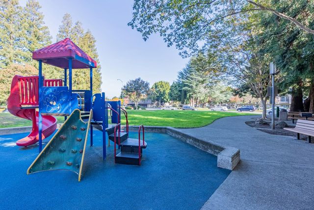 955 La Mesa Terrace H, Sunnyvale, CA 94086