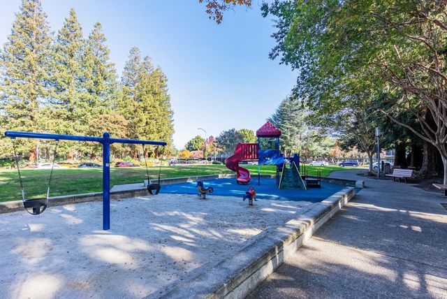 955 La Mesa Terrace H, Sunnyvale, CA 94086