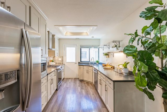 955 La Mesa Terrace H, Sunnyvale, CA 94086