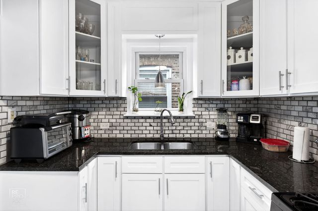 3320 W 60th Place, Chicago, IL 60629