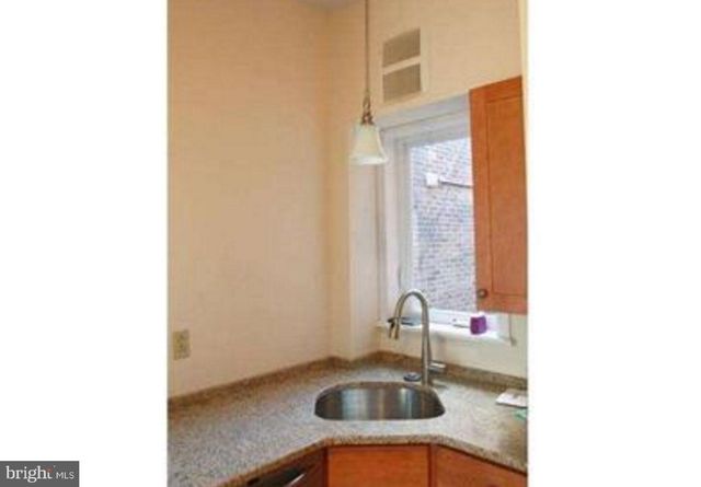 1413 S BROAD ST, Philadelphia, PA 19147