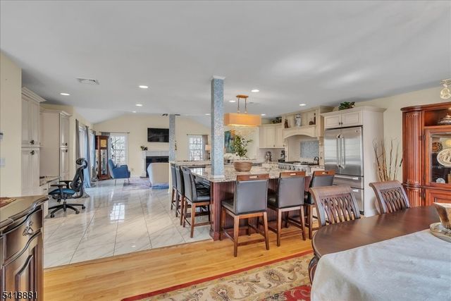 49 Laguna Dr, Wayne Twp., NJ 07470