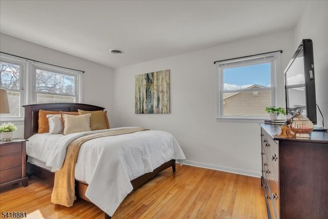 49 Laguna Dr, Wayne Twp., NJ 07470