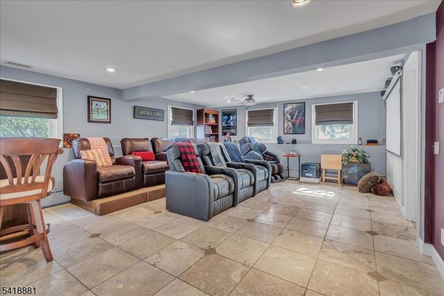 49 Laguna Dr, Wayne Twp., NJ 07470