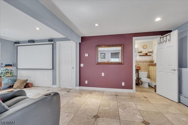 49 Laguna Dr, Wayne Twp., NJ 07470