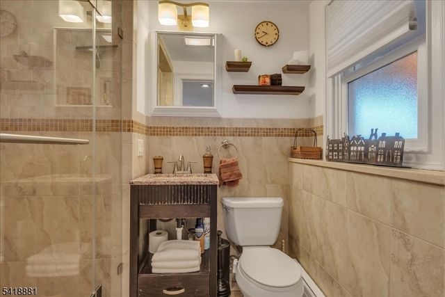 49 Laguna Dr, Wayne Twp., NJ 07470