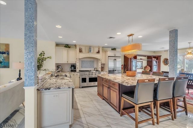 49 Laguna Dr, Wayne Twp., NJ 07470