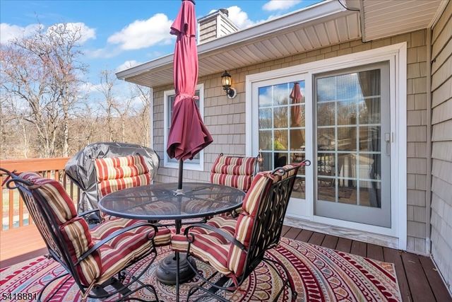 49 Laguna Dr, Wayne Twp., NJ 07470