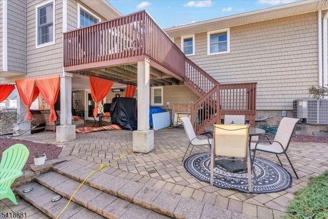 49 Laguna Dr, Wayne Twp., NJ 07470