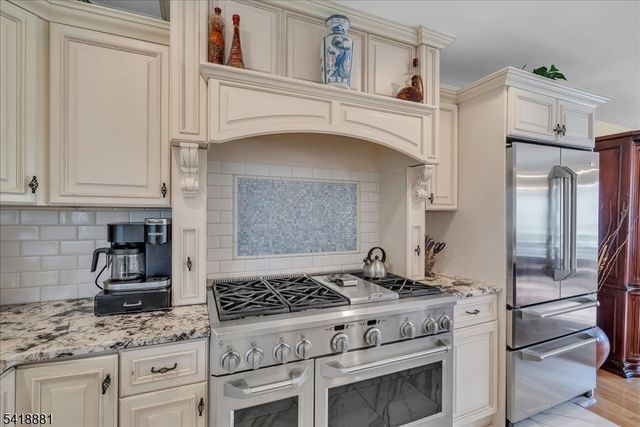 49 Laguna Dr, Wayne Twp., NJ 07470