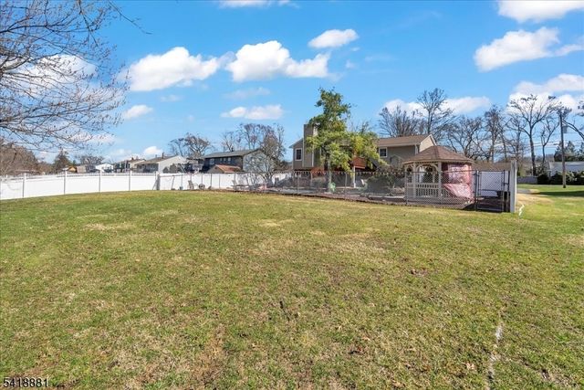 49 Laguna Dr, Wayne Twp., NJ 07470