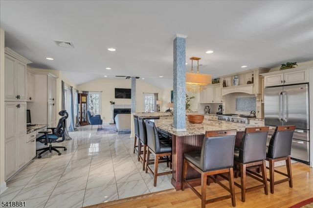 49 Laguna Dr, Wayne Twp., NJ 07470