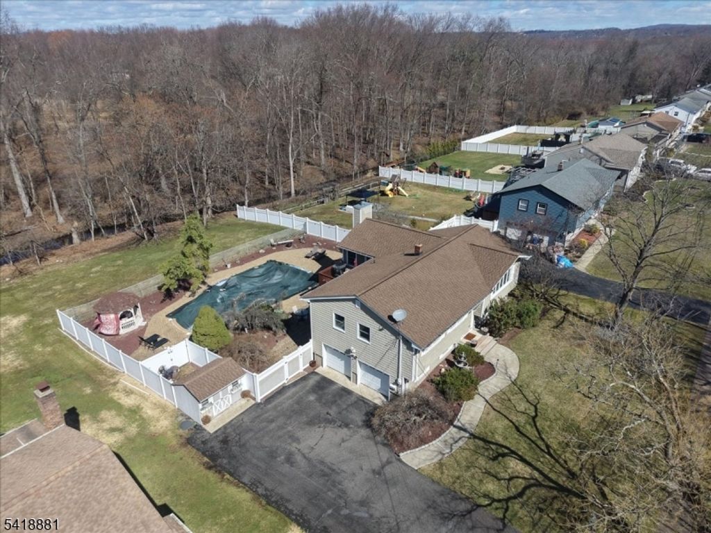 49 Laguna Dr, Wayne Twp., NJ 07470