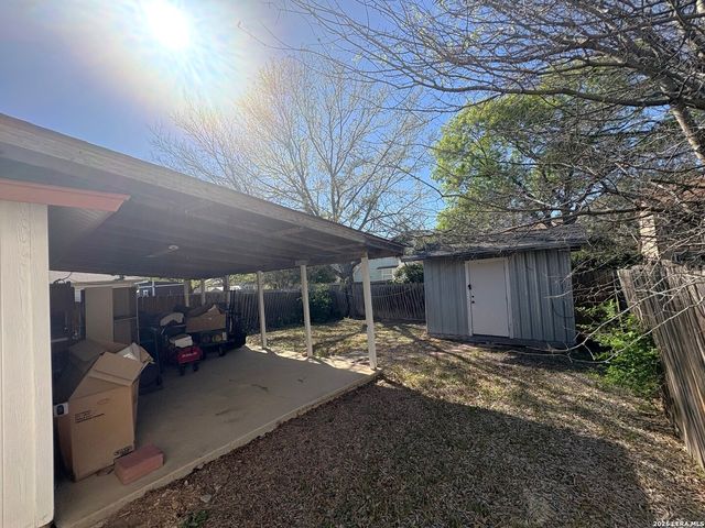 8025 Fair Bend, San Antonio, TX 78250