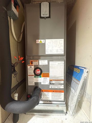 8025 Fair Bend, San Antonio, TX 78250