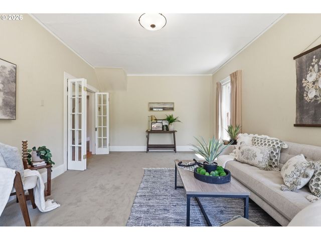 1617 BIRCH St, Forest Grove, OR 97116