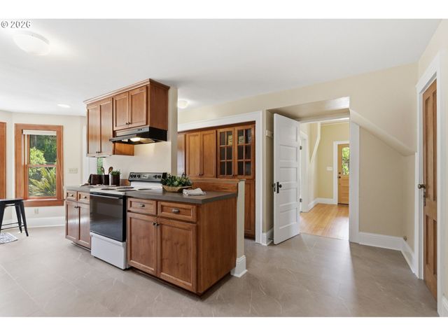 1617 BIRCH St, Forest Grove, OR 97116