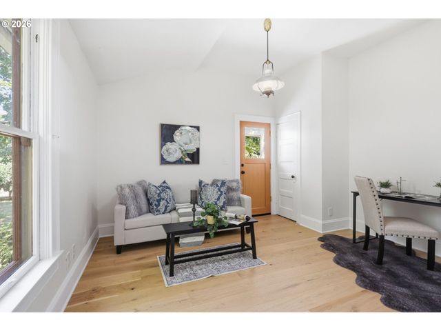 1617 BIRCH St, Forest Grove, OR 97116