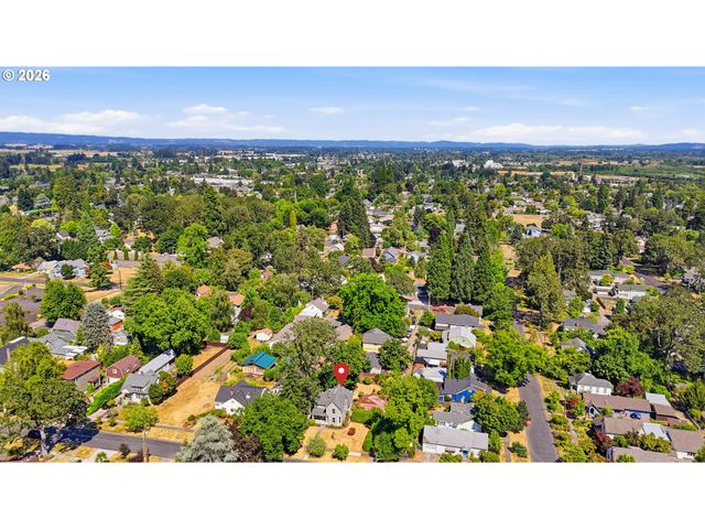 1617 BIRCH St, Forest Grove, OR 97116