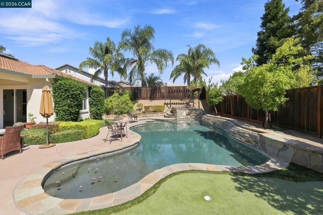 5204 Sturges Ct, Antioch, CA 94531
