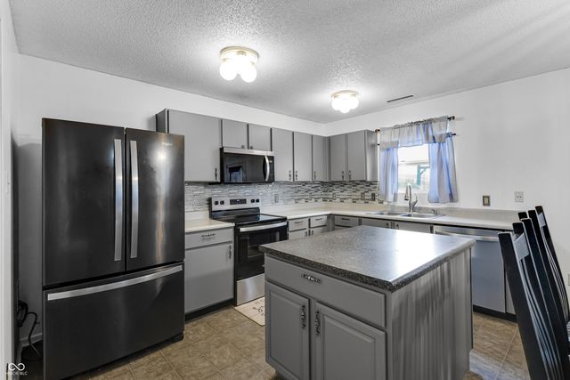 1770 Blue Grass Parkway, Greenwood, IN 46143